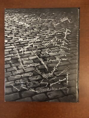 René MALTÊTE/ PARIS des RUES et des CHANSONS/ Présentation de JACQUES PRÉVERT / Avant-propos de MAURICE CHEVALIER/ illustrations de Bernard BUFFET, SINÉ, PEYNET/ ÉDITIONS DU PONT ROYAL décembre 1961