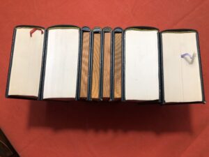 Guillaume APOLLINAIRE/ Œuvres complètes en 4 volumes et 4 coffrets/ sous la direction de Michel DÉCAUDIN/ Préface: Max-Pol FOUCHET/ Iconographie rassemblée par Marcel ADÉMA/ Maquette: Pierre FAUCHEUX/. Fac-similés réalisés par Daniel JACOMET/ Édition BALLAND et LECAT 1966/ ensemble numéroté 4569 sur 5500.