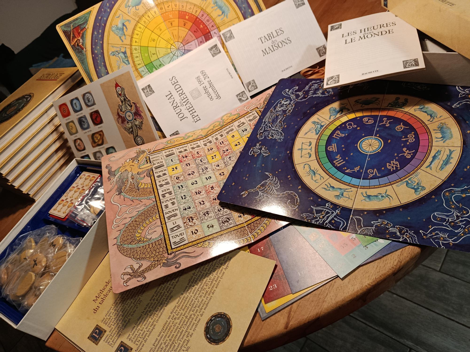 Apprendre et connaître l'Astrologie / lot de 8 volumes et 2 coffrets/ éditions Hachette (Copie)