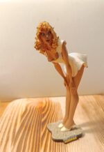Figurine Manara / Lou / NO / 447 Figurine Manara / Lou / NO / 447